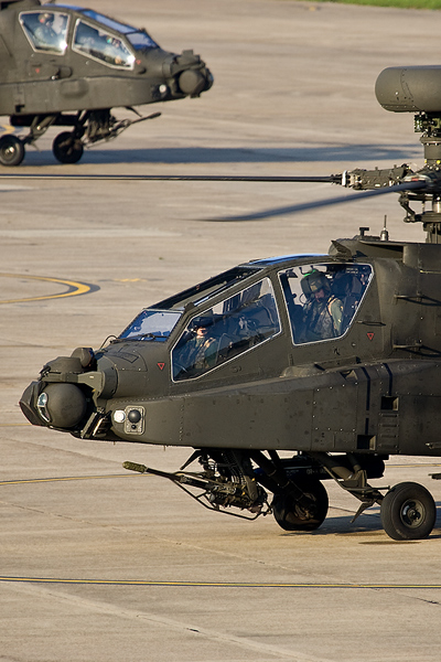 WAH-64 Apache ZJ230 taxis back in - photo